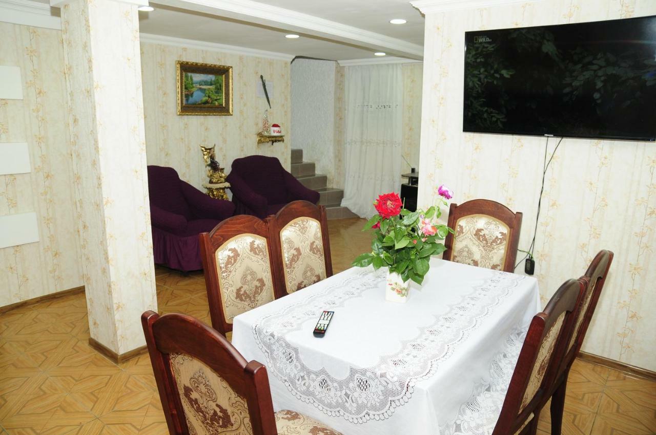 Guest House Ivo 博尔若米 外观 照片