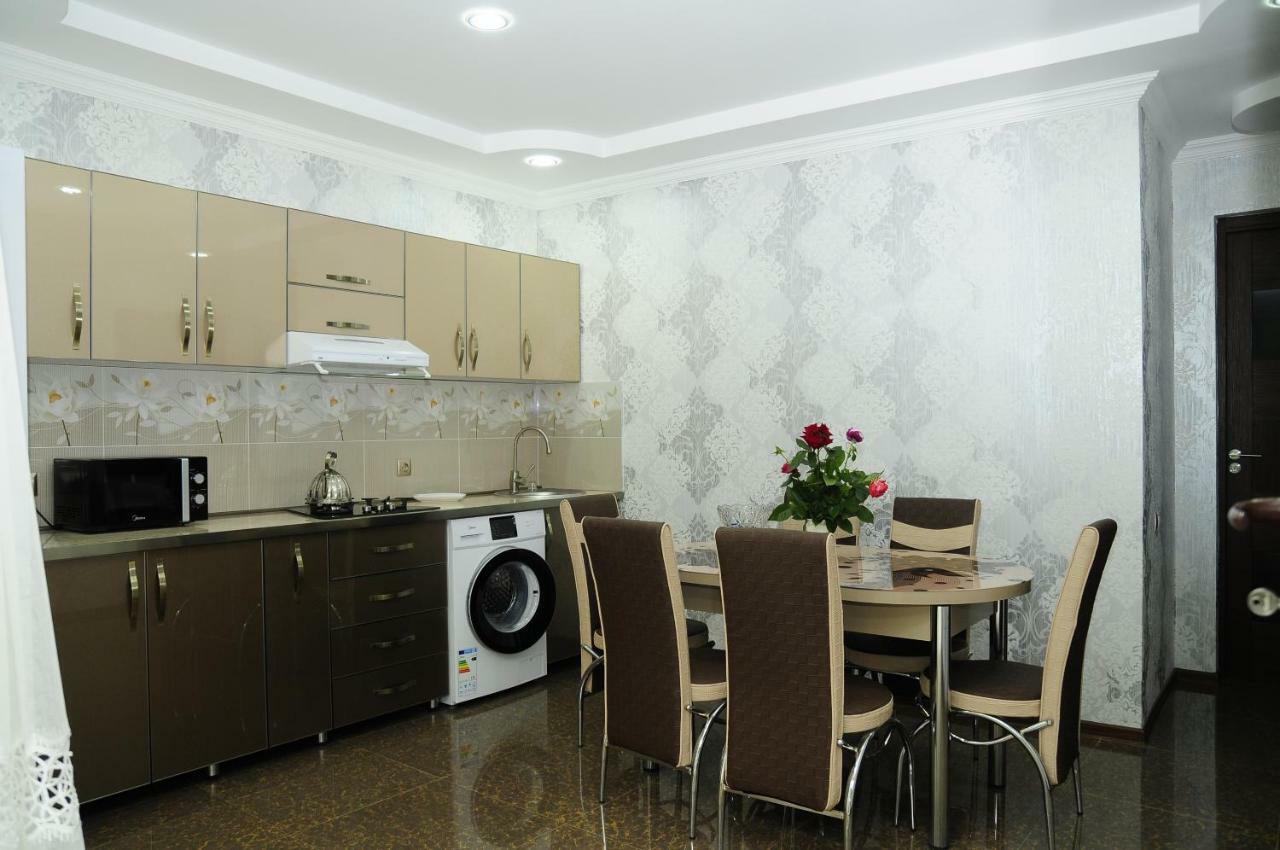 Guest House Ivo 博尔若米 外观 照片