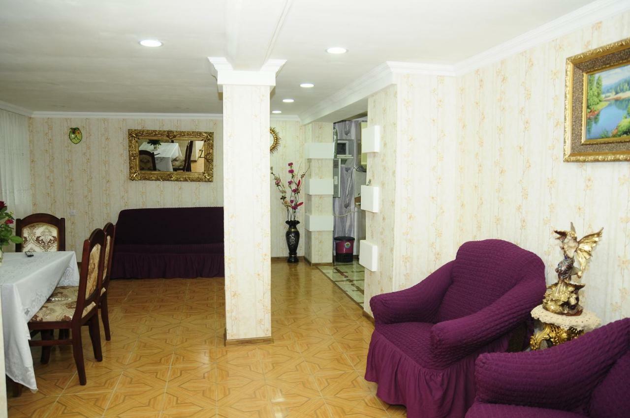 Guest House Ivo 博尔若米 外观 照片